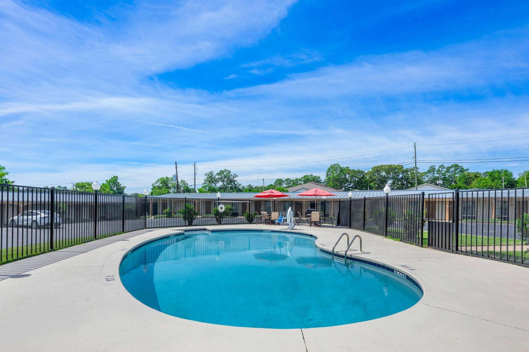 Best Western Catalina Inn Tuscaloosa Exterior photo