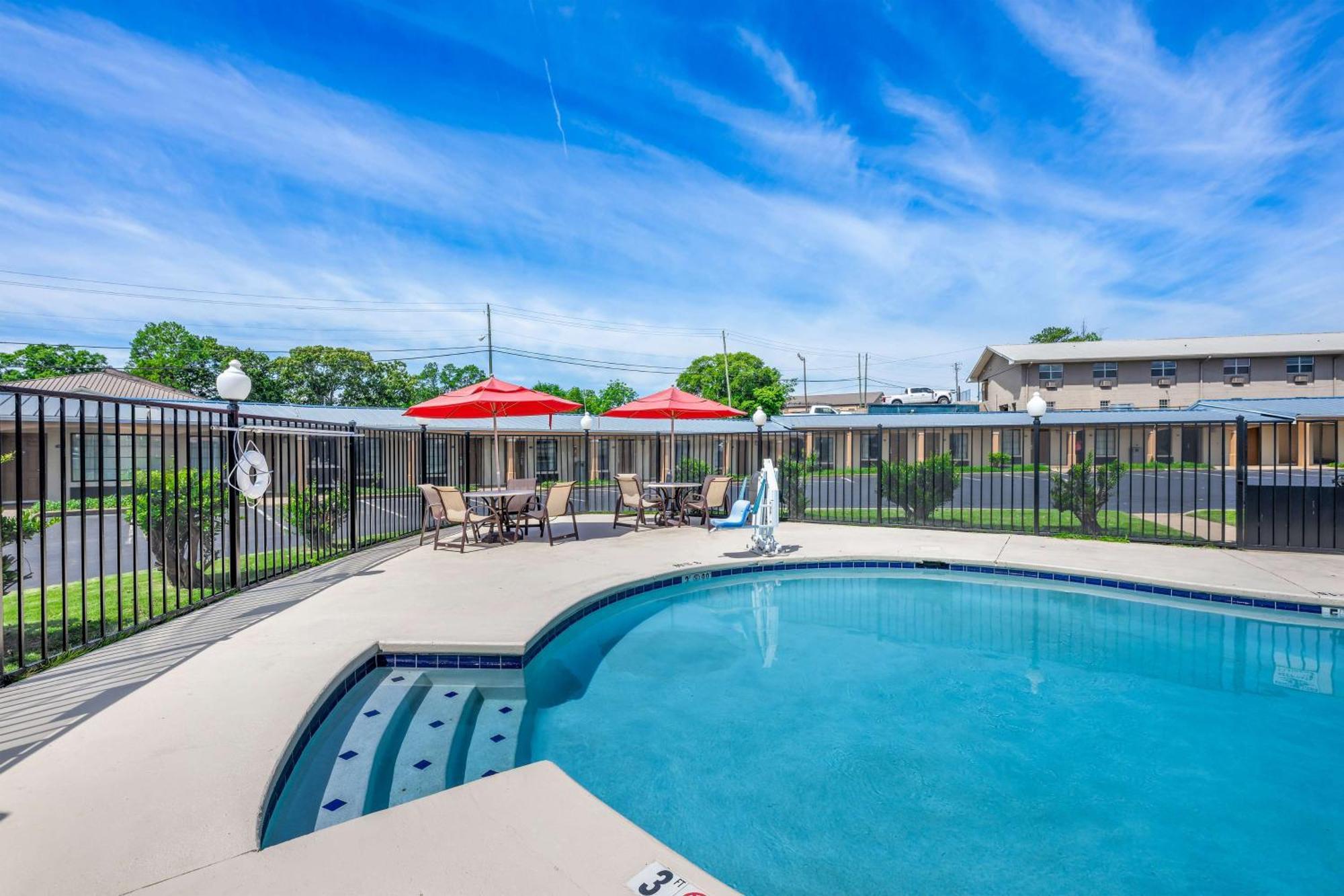 Best Western Catalina Inn Tuscaloosa Exterior photo