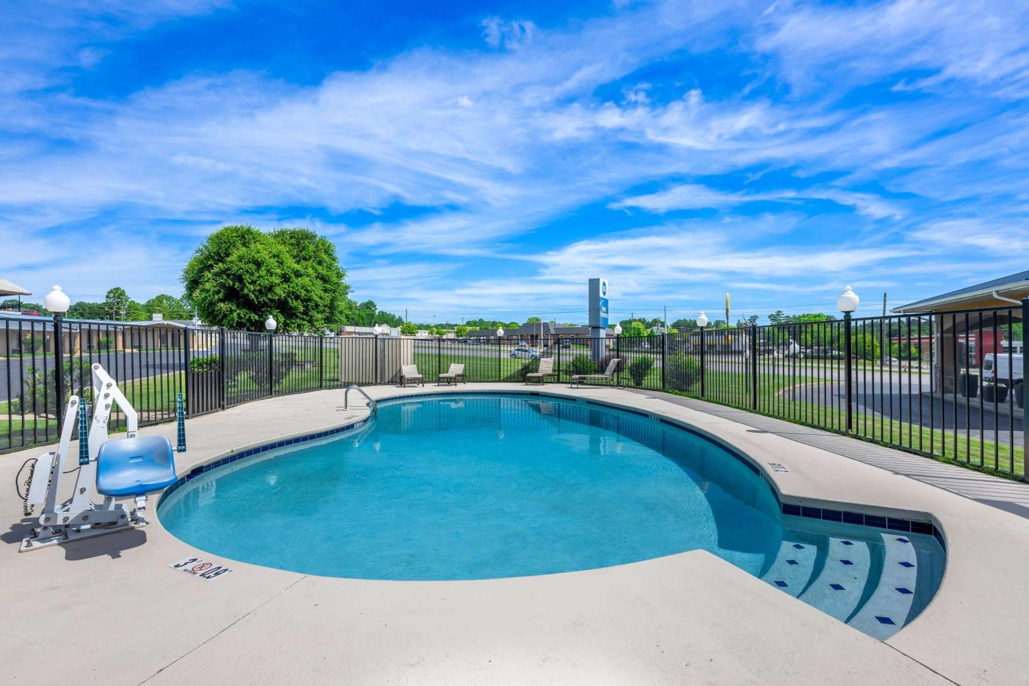 Best Western Catalina Inn Tuscaloosa Exterior photo