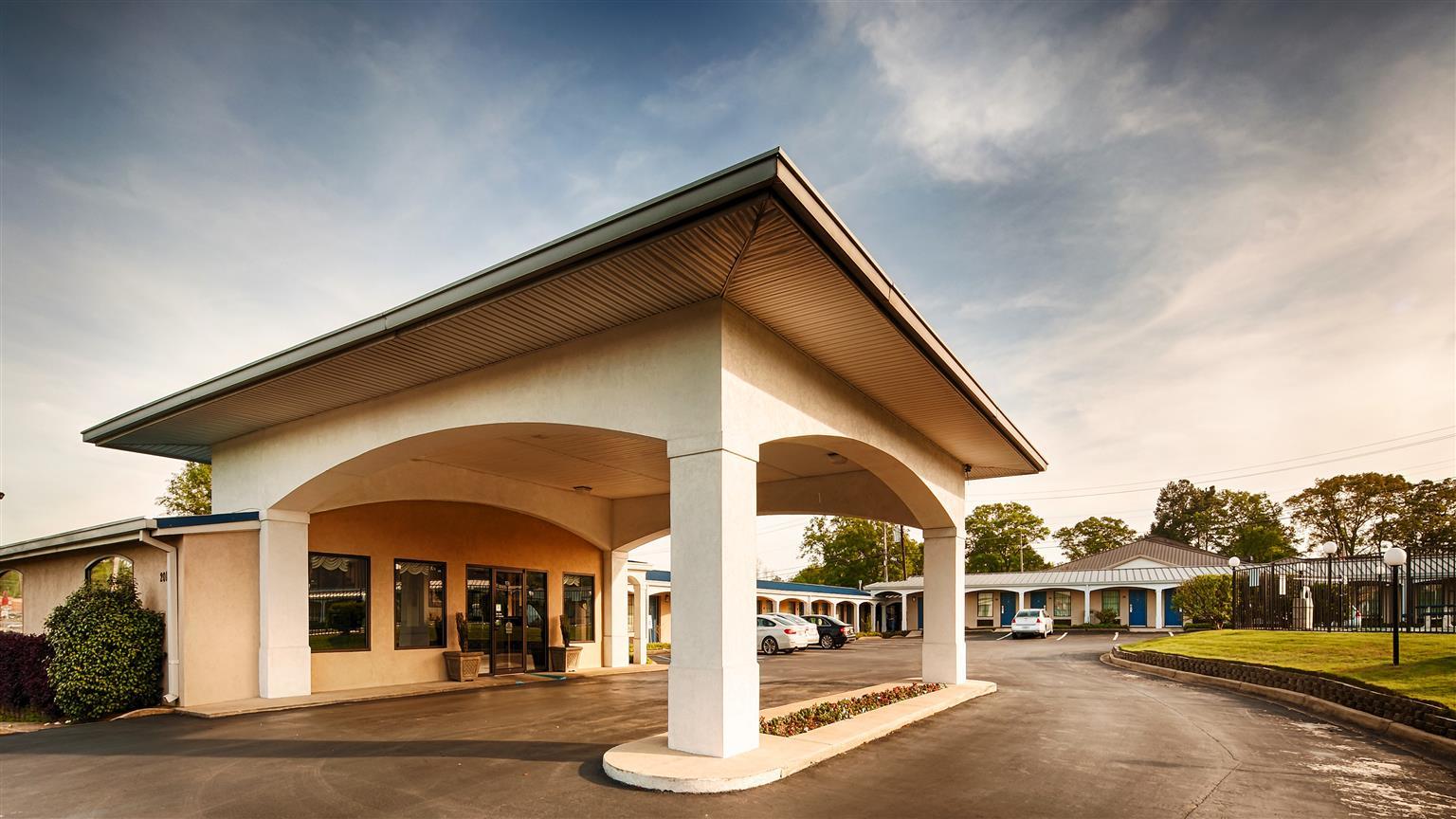 Best Western Catalina Inn Tuscaloosa Exterior photo