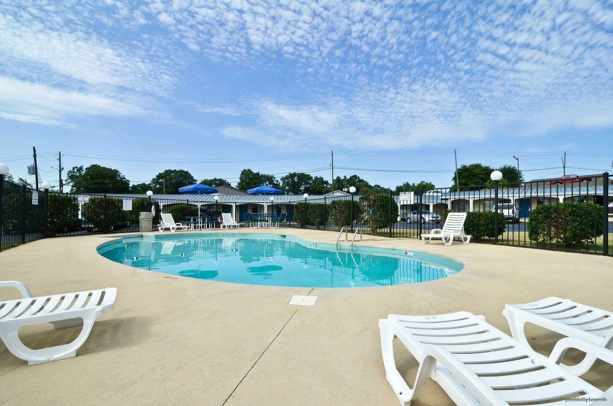 Best Western Catalina Inn Tuscaloosa Exterior photo